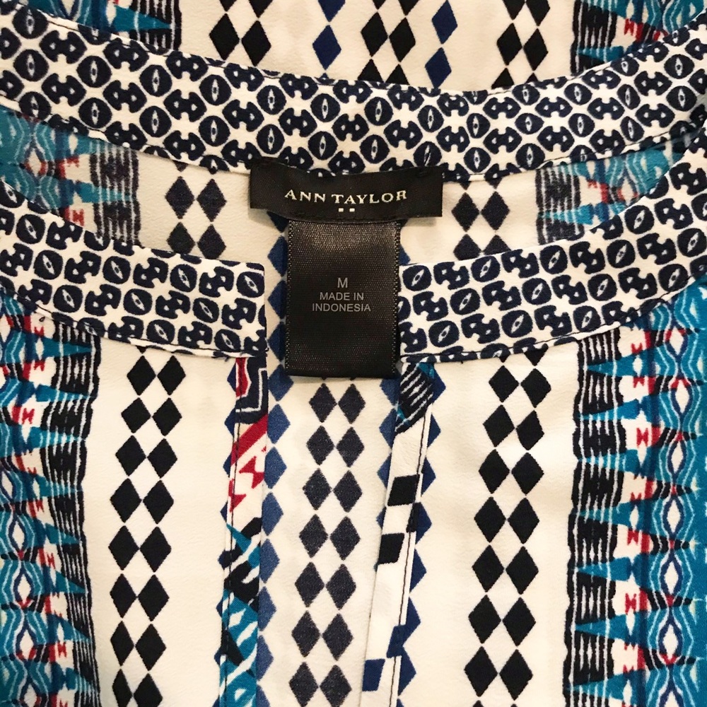 Ann Taylor patterned shift dress with sash.